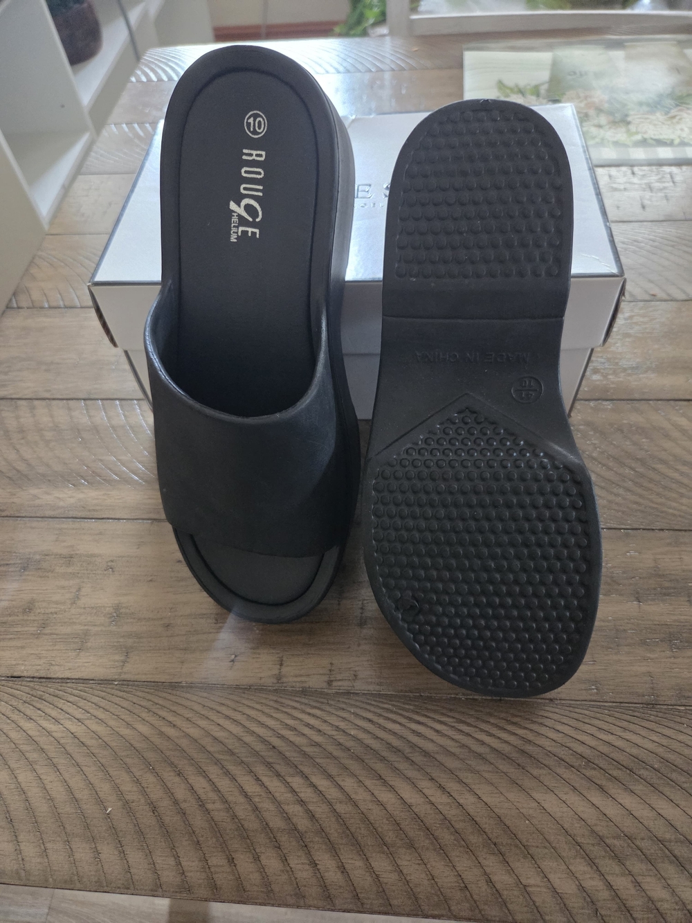 Rouge Helium Comfort Slide Sandals in Black - Women's